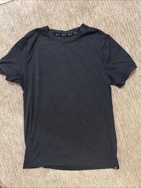 GAIAM Black Short Sleeve Crop Tee
